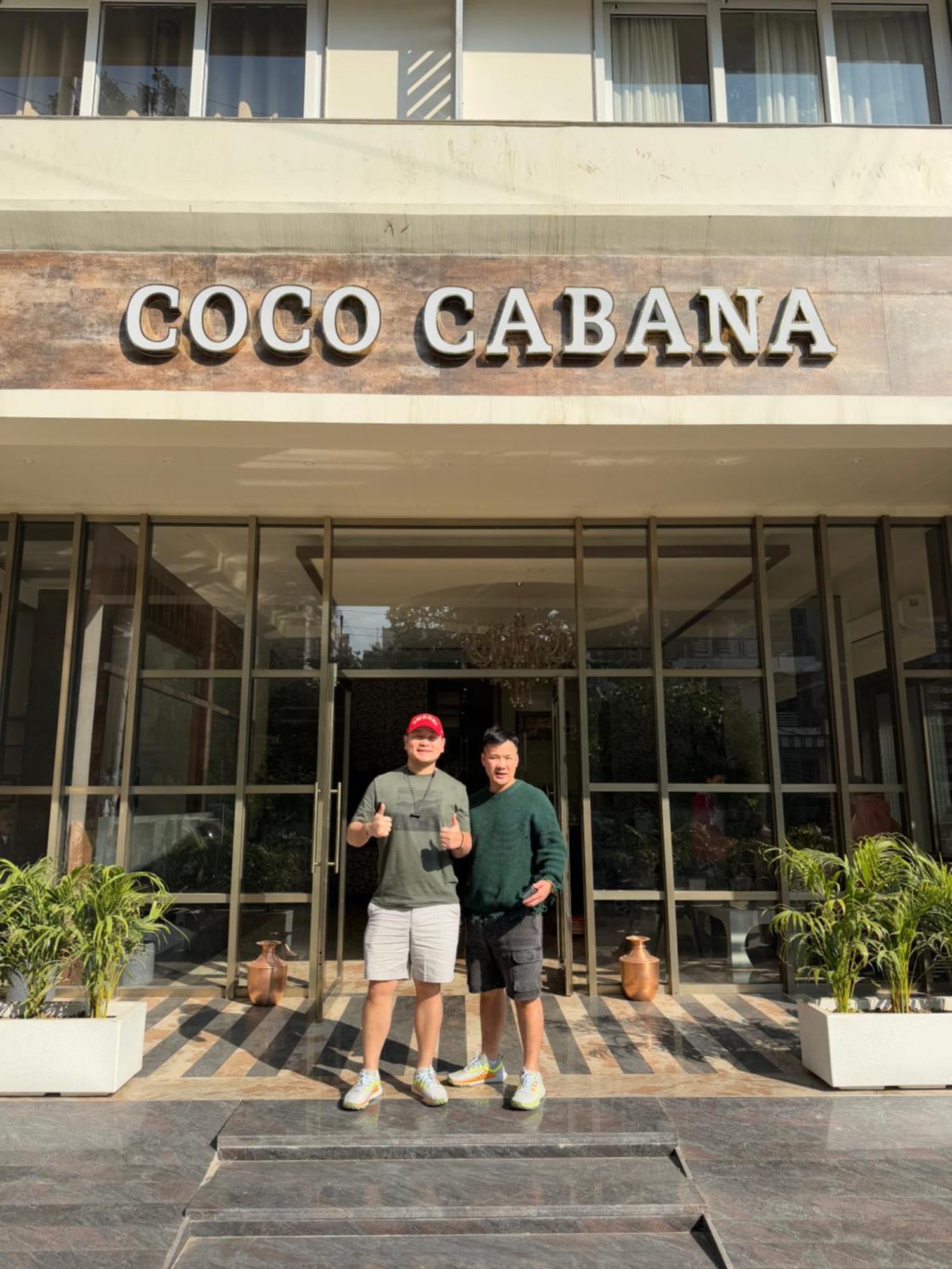 Coco Cabana Варанаси Екстериор снимка